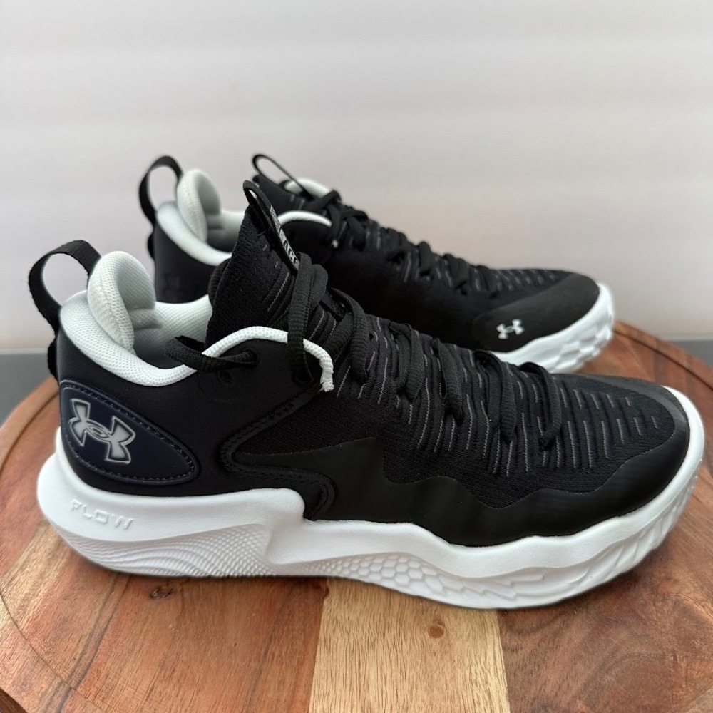 Under Armour Flow Ace Volleyball Shoes Black White Wmns‎ 8 3027084-001 Sneakers